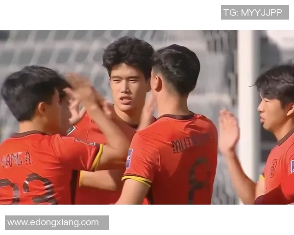 国足对阵卡塔尔黄健翔解说激情四溢引发球迷热议与期待